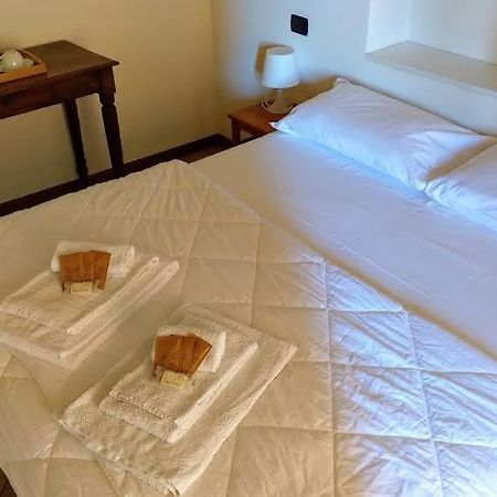 B&B Agora' Gardone Riviera Bagian luar foto