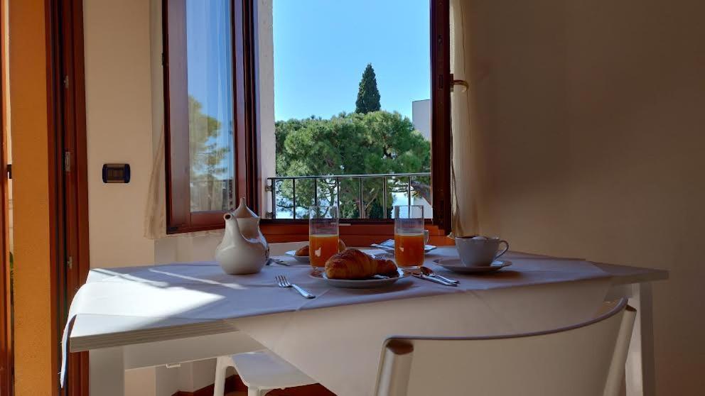 B&B Agora' Gardone Riviera Bagian luar foto