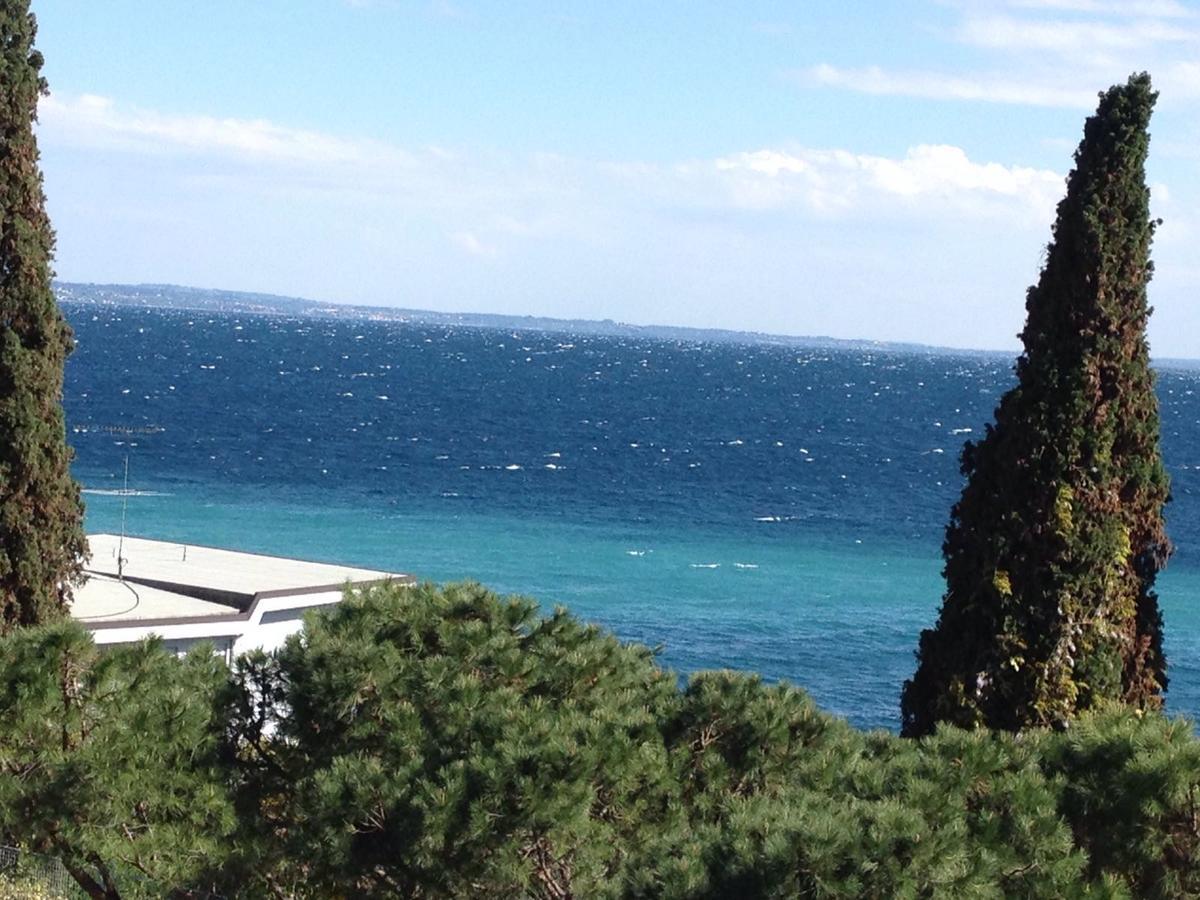 B&B Agora' Gardone Riviera Bagian luar foto
